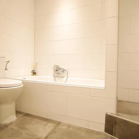 公寓 Stunning 2 Bedroom Apt. Heart Of The City! *