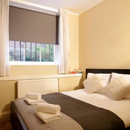 Stunning 2 Bedroom Apt. Heart Of The City!